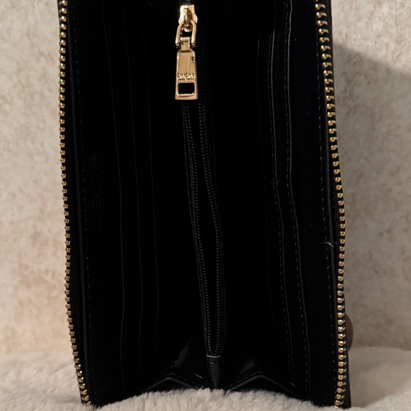 Bebe Clarita Ostrich Black Women's Wallet - Picture 6 of 6